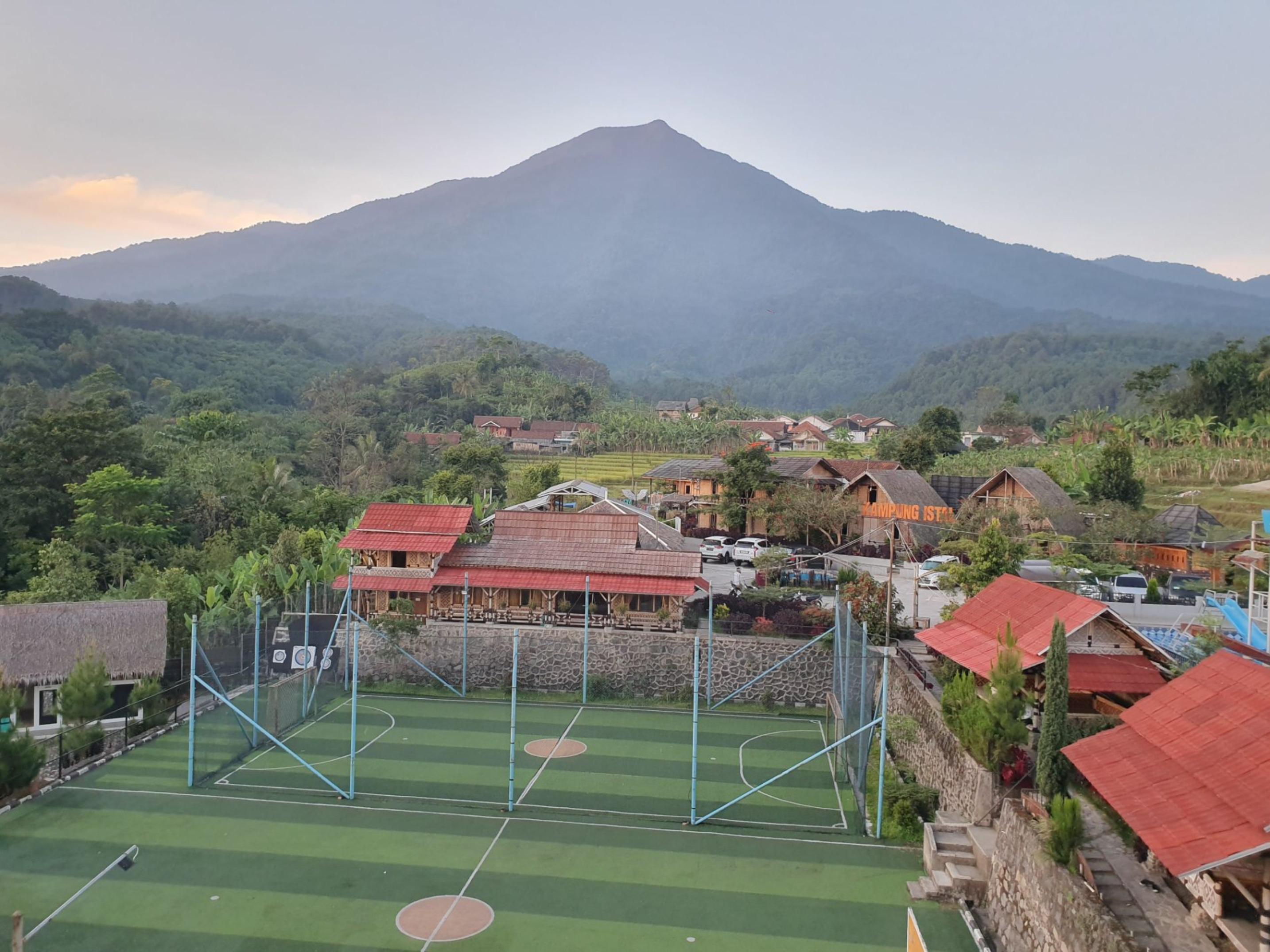 Hotel Reddoorz At Kampung Istal Bogor Exterior foto