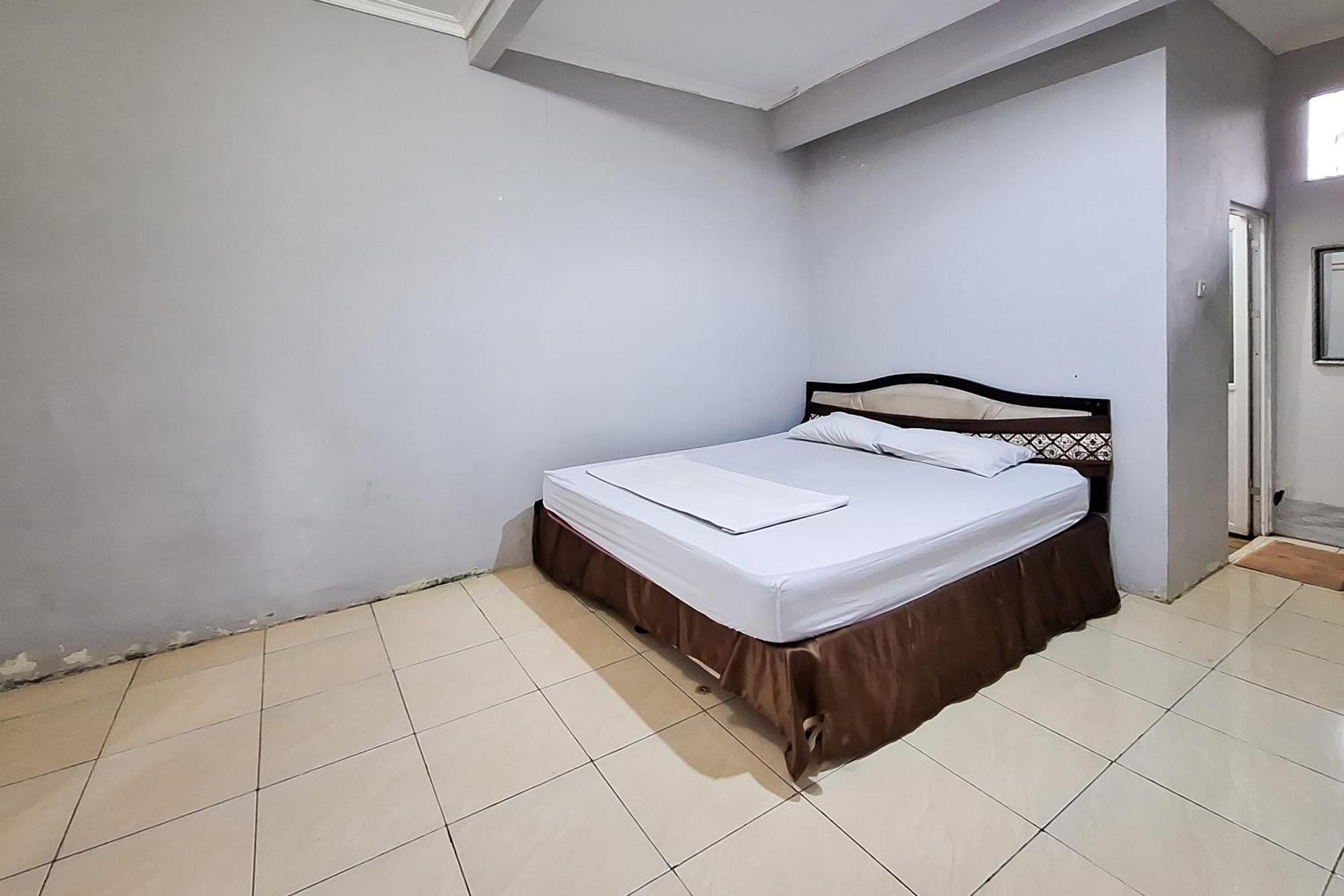 Hotel Reddoorz At Kampung Istal Bogor Exterior foto